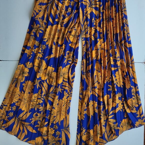 Lulumari Floral Wide Leg Halter Jumpsuit Pleated Boho Mod HipHop Women's Medium - Picture 2 of 9